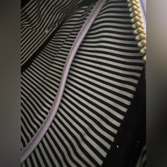 CROSS BODY TRUE LAVENDER BAG  NO NAME BRAND - Picture 7 of 11